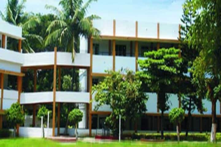 Kamala Nehru Memorial National College for Women campus in Shivamogga, Karnataka, India — photo 1