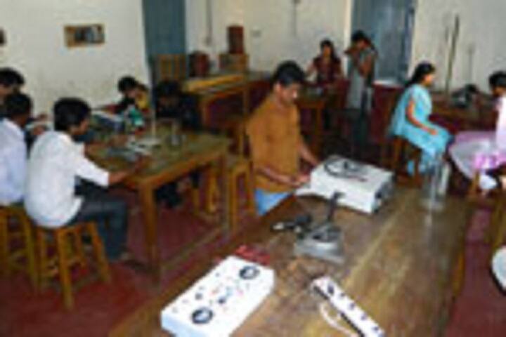Government First Grade College campus in Shivamogga, Karnataka, India — photo 3