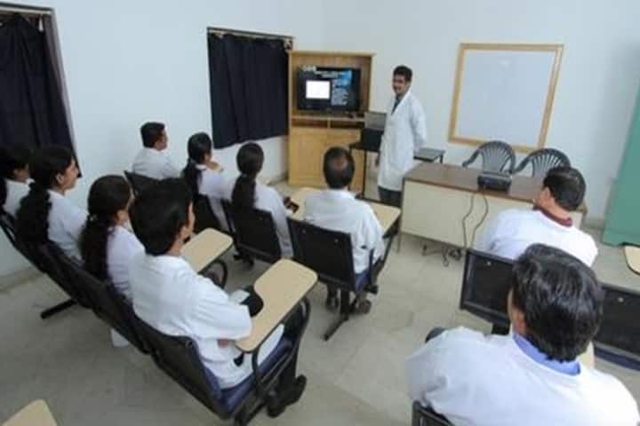 Amrita School of Dentistry campus in Ernakulam, Kerala, India — photo 3