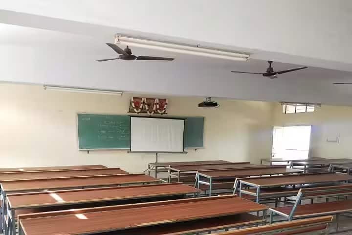 Adhiparasakthi College of Arts and Science campus in Vellore, Tamil Nadu, India — photo 3