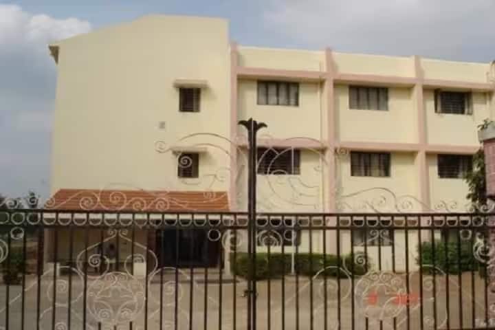 Adhiparasakthi College of Arts and Science campus in Vellore, Tamil Nadu, India — photo 5