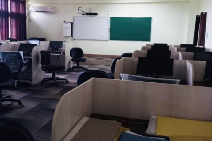 Shaheed Dalbir Singh Government College campus in Sonipat, Haryana, India — photo 5