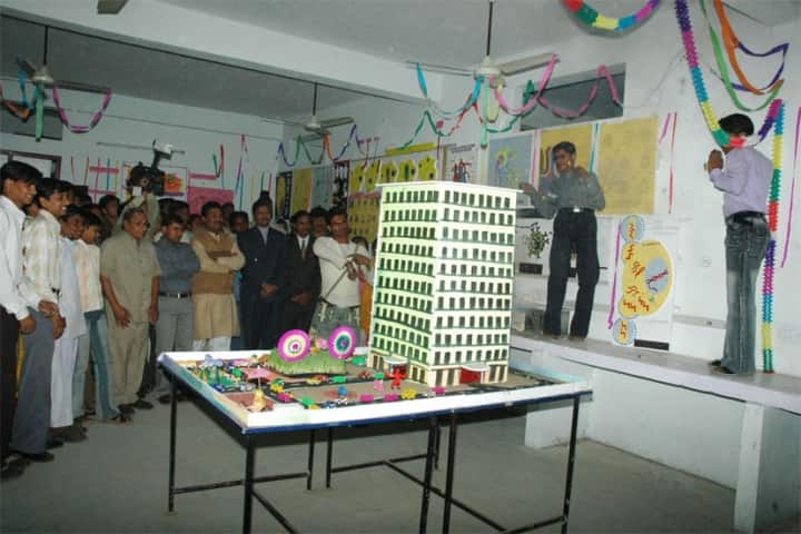 Sardar Vallabh Bhai Patel College campus in Mandleshwar, Madhya Pradesh, India — photo 3