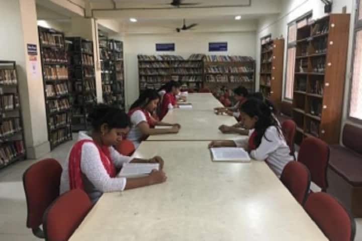 Handique Girls College campus in Guwahati, Assam, India — photo 5