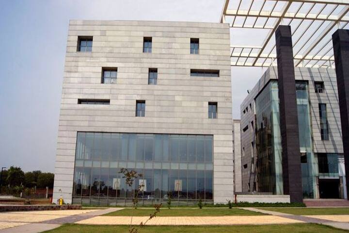 IIMT School of Management campus in Gurgaon, Haryana, India — photo 4