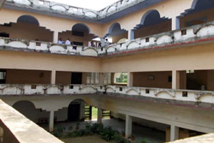 Smt Draupadi Devi Tripathi PG College campus in Gorakhpur, Uttar Pradesh, India — photo 1