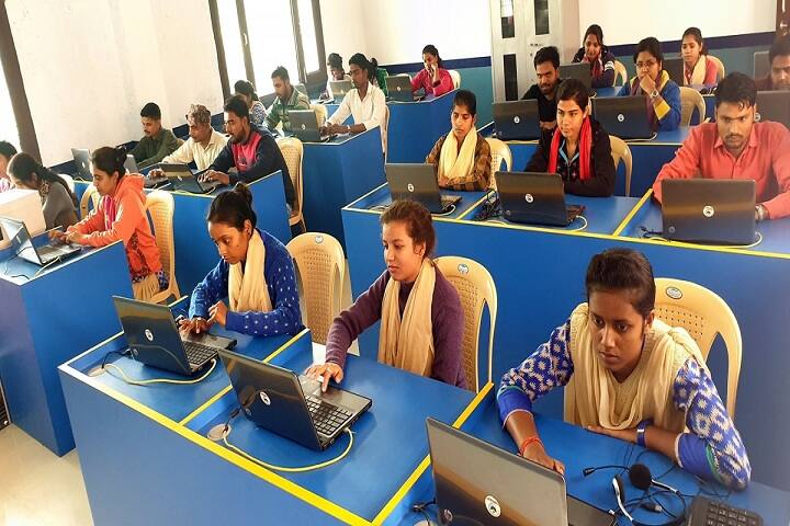Smt Draupadi Devi Tripathi PG College campus in Gorakhpur, Uttar Pradesh, India — photo 4
