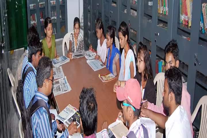 Digvijai Nath PG College campus in Gorakhpur, Uttar Pradesh, India — photo 3