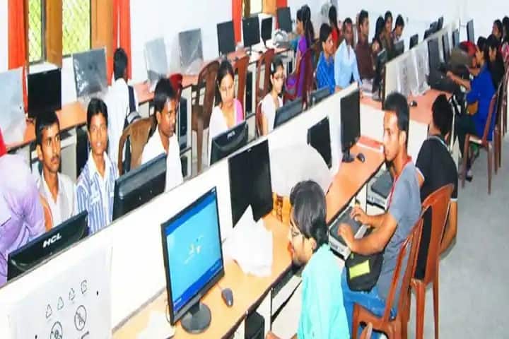 Digvijai Nath PG College campus in Gorakhpur, Uttar Pradesh, India — photo 4