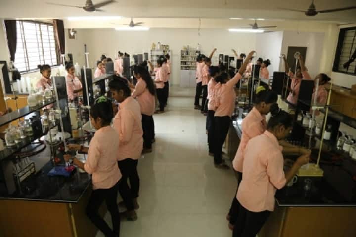 Mahila Arts campus in Jetpur, Gujarat, India — photo 4
