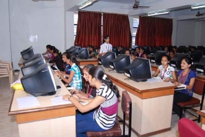 Mahila Arts campus in Jetpur, Gujarat, India — photo 5