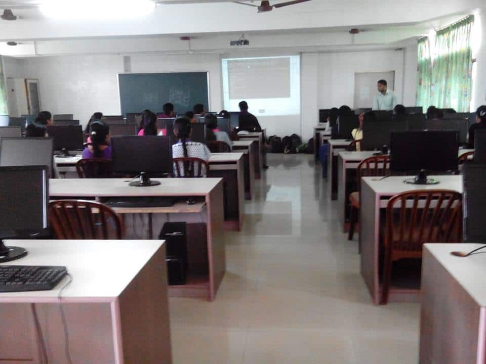 Laxmi Institute of Commerce and Computer Applications campus in Valsad, Gujarat, India — photo 3