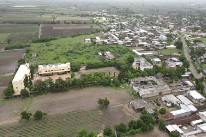 Matrushri DB and KG Commerce and BBA BCA College campus in Amreli, Gujarat, India — photo 1