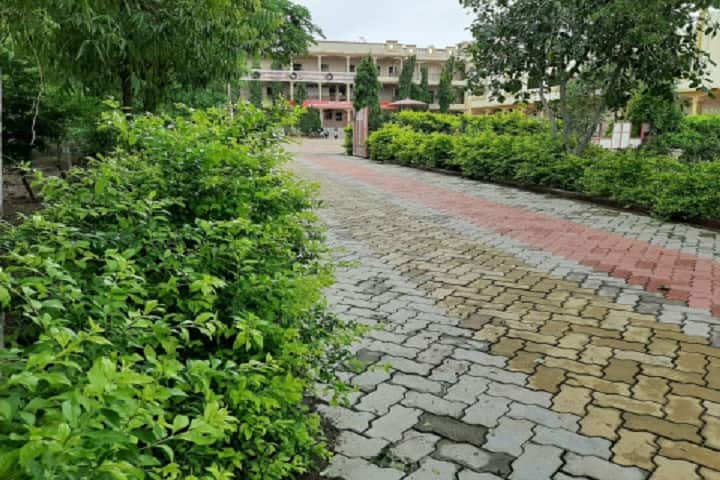 Matrushri DB and KG Commerce and BBA BCA College campus in Amreli, Gujarat, India — photo 2
