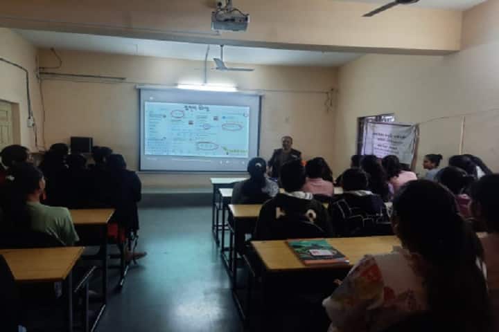 Matrushri DB and KG Commerce and BBA BCA College campus in Amreli, Gujarat, India — photo 5