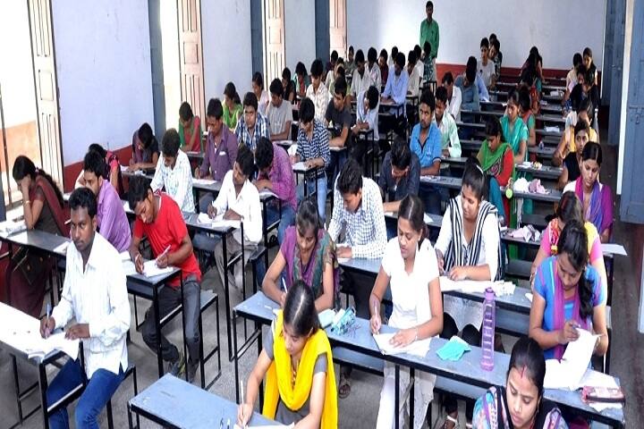 Udit Narayan Post Graduate College campus in Padrauna, Uttar Pradesh, India — photo 4