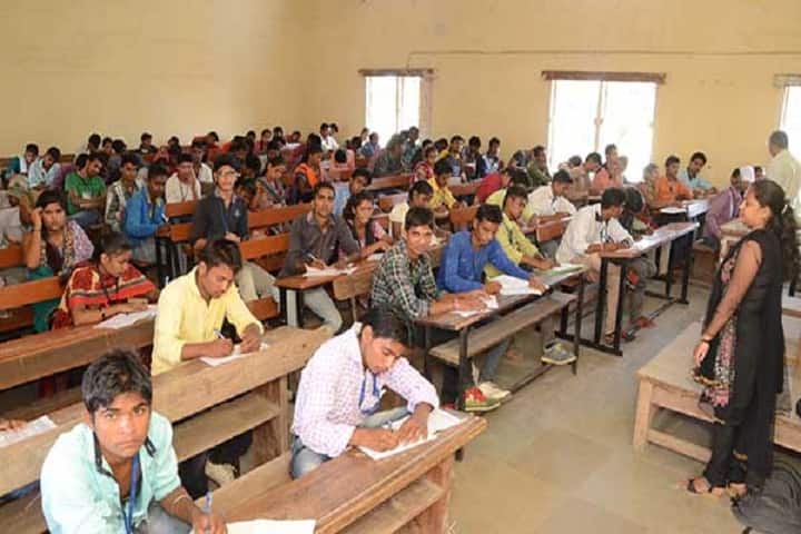 Navjivan Arts and Commerce College campus in Jhalod, Gujarat, India — photo 3