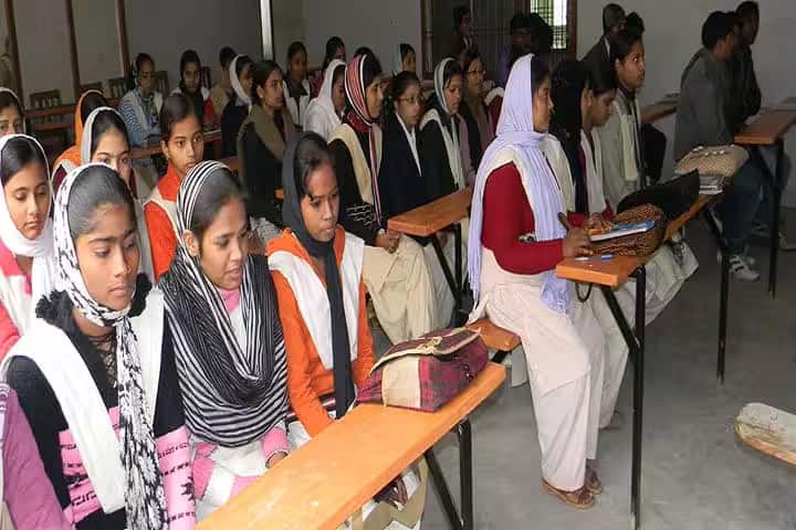 Babua Ji PG College campus in Deoria, Uttar Pradesh, India — photo 3