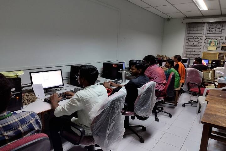 Government Thirumagal Mills College campus in Vellore, Tamil Nadu, India — photo 3