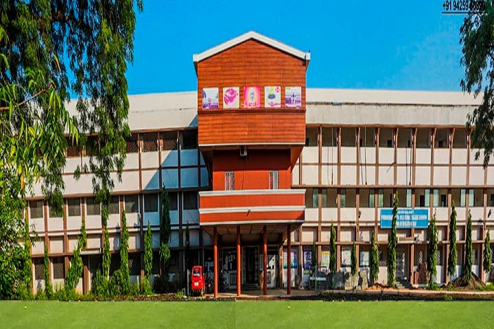 Poonamchand Gupta Vocational College campus in Khandwa, Madhya Pradesh, India — photo 1