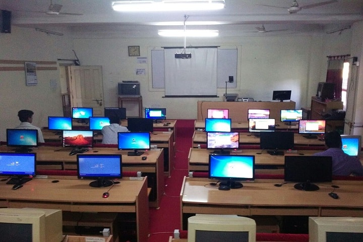 Poonamchand Gupta Vocational College campus in Khandwa, Madhya Pradesh, India — photo 2
