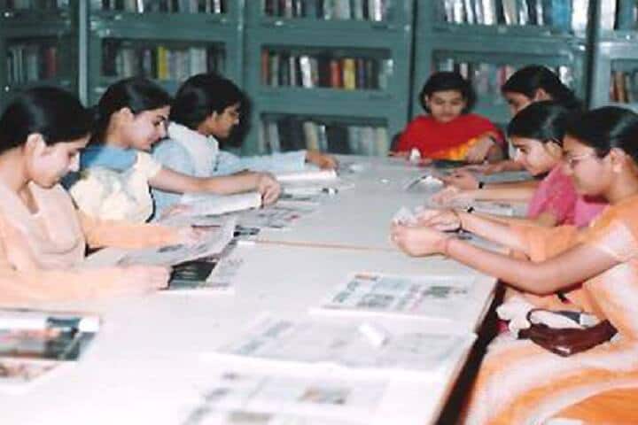 Vedic Co-Ed PG College campus in Jaipur, Rajasthan, India — photo 3