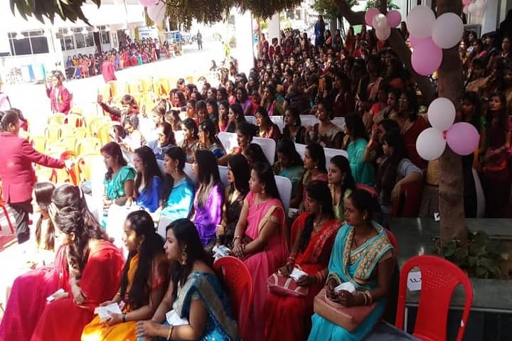 Sudhakar Mahila PG College campus in Varanasi, Uttar Pradesh, India — photo 5