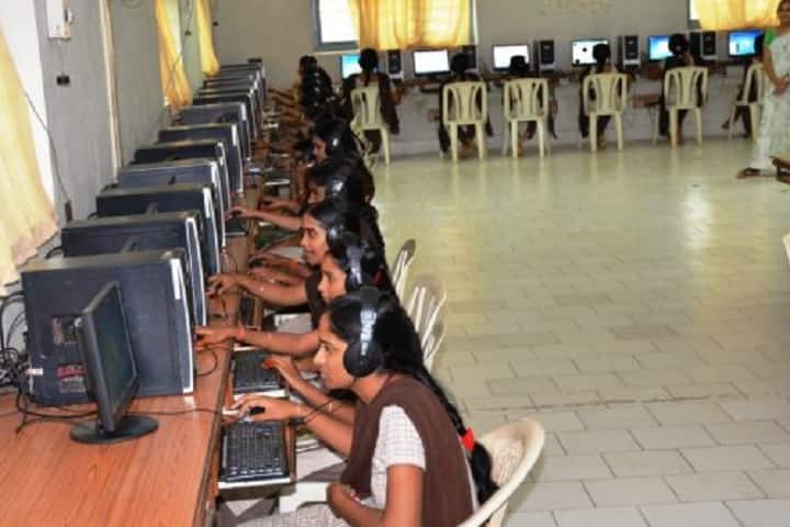 Sir CRR College for Women campus in Eluru, Andhra Pradesh, India — photo 4