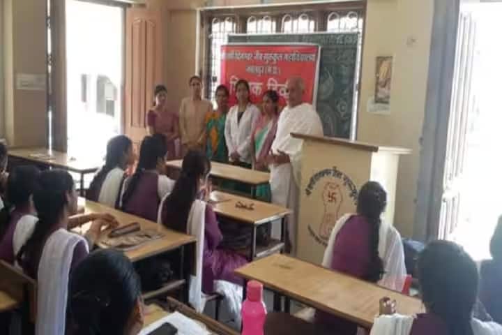 Shri Varnee Digamber Jain Gurukul College campus in Jabalpur, Madhya Pradesh, India — photo 3
