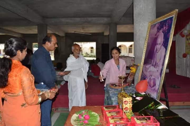 Shri Varnee Digamber Jain Gurukul College campus in Jabalpur, Madhya Pradesh, India — photo 5