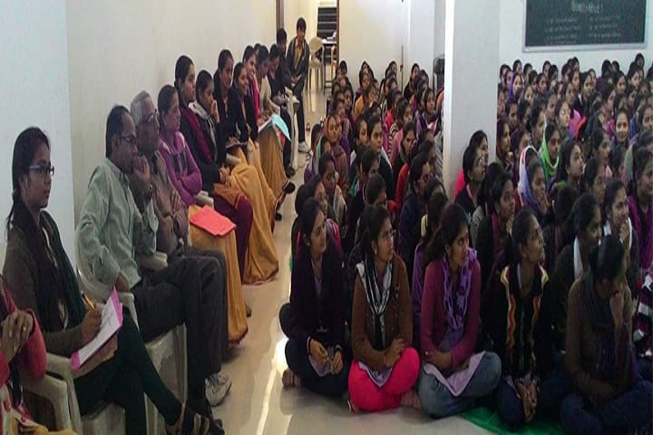 Shree Umiyaji Mahila College campus in Jamnagar, Gujarat, India — photo 3