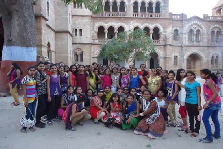 Shree Umiyaji Mahila College campus in Jamnagar, Gujarat, India — photo 5