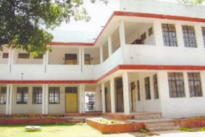 Hitkarini Mahila Mahavidyalaya campus in Jabalpur, Madhya Pradesh, India — photo 1