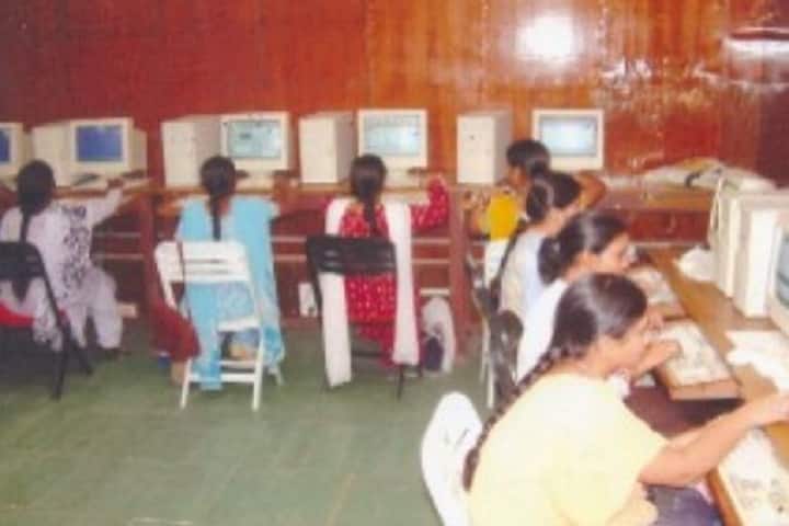 Hitkarini Mahila Mahavidyalaya campus in Jabalpur, Madhya Pradesh, India — photo 5