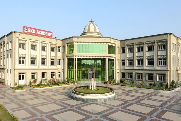 Sri Krishna Dutt Academy campus in Lucknow, Uttar Pradesh, India — photo 1