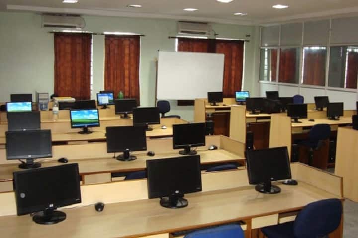 Sri Krishna Dutt Academy campus in Lucknow, Uttar Pradesh, India — photo 2