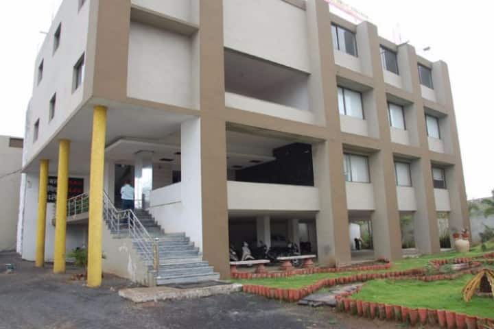 Jabalpur Public College campus in Jabalpur, Madhya Pradesh, India — photo 1