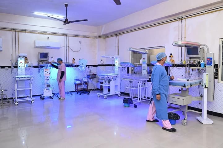 Varun Arjun University campus in Shahjahanpur, Uttar Pradesh, India — photo 5