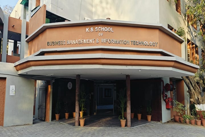 KS School of Business Management and Information Technology campus in Ahmedabad, Gujarat, India — photo 1