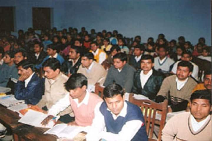 SRK PG College campus in Shikohabad, Uttar Pradesh, India — photo 5