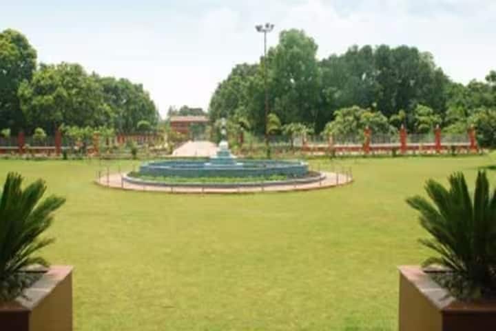 RK College campus in Meerut, Uttar Pradesh, India — photo 1