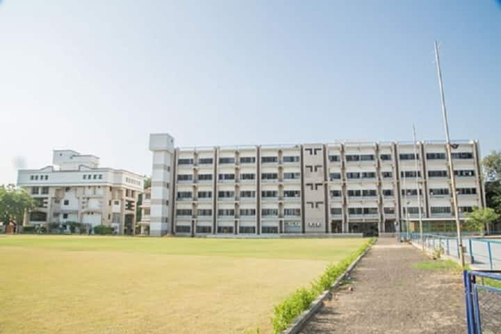 GLS University campus in Ahmedabad, Gujarat, India — photo 1