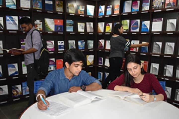GLS University campus in Ahmedabad, Gujarat, India — photo 4