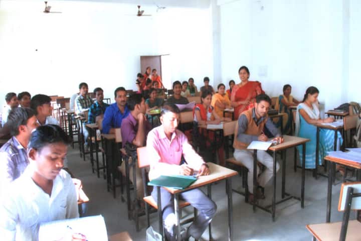 Renu Mahavidyalaya campus in Bhopal, Madhya Pradesh, India — photo 2