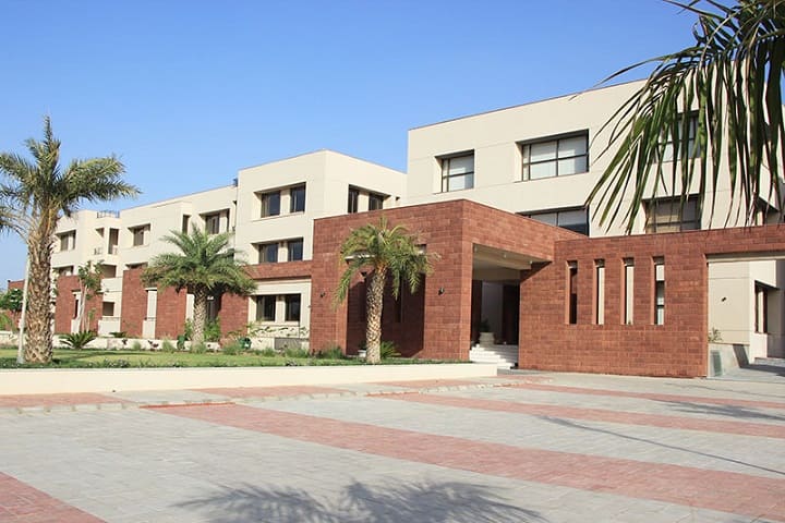 Shri Ratanlal Kanwarlal Patni Girls College campus in Kishangarh, Rajasthan, India — photo 1