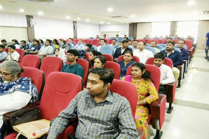 CU Shah College of Engineering and Technology campus in Surendranagar, Gujarat, India — photo 4