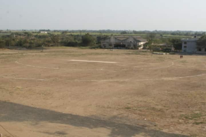 SVPES Faculty of Engineering campus in Surat, Gujarat, India — photo 6