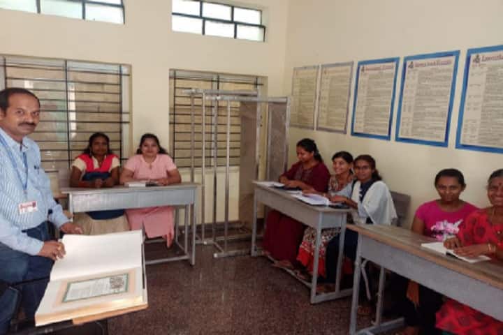 Karnataka Samskrit University campus in Bangalore, Karnataka, India — photo 5