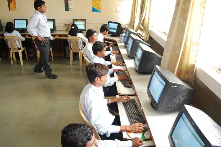 Swaraj College of Arts campus in Pune, Maharashtra, India — photo 4