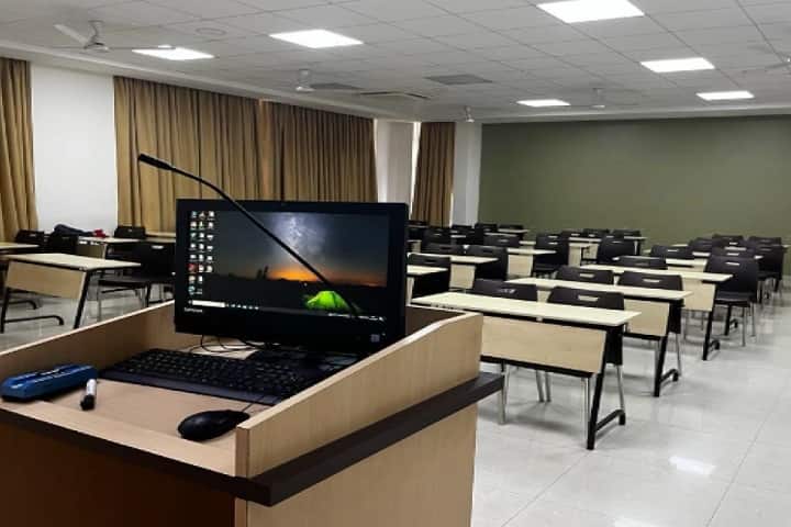 Symbiosis Institute of Business Management campus in Noida, Uttar Pradesh, India — photo 5